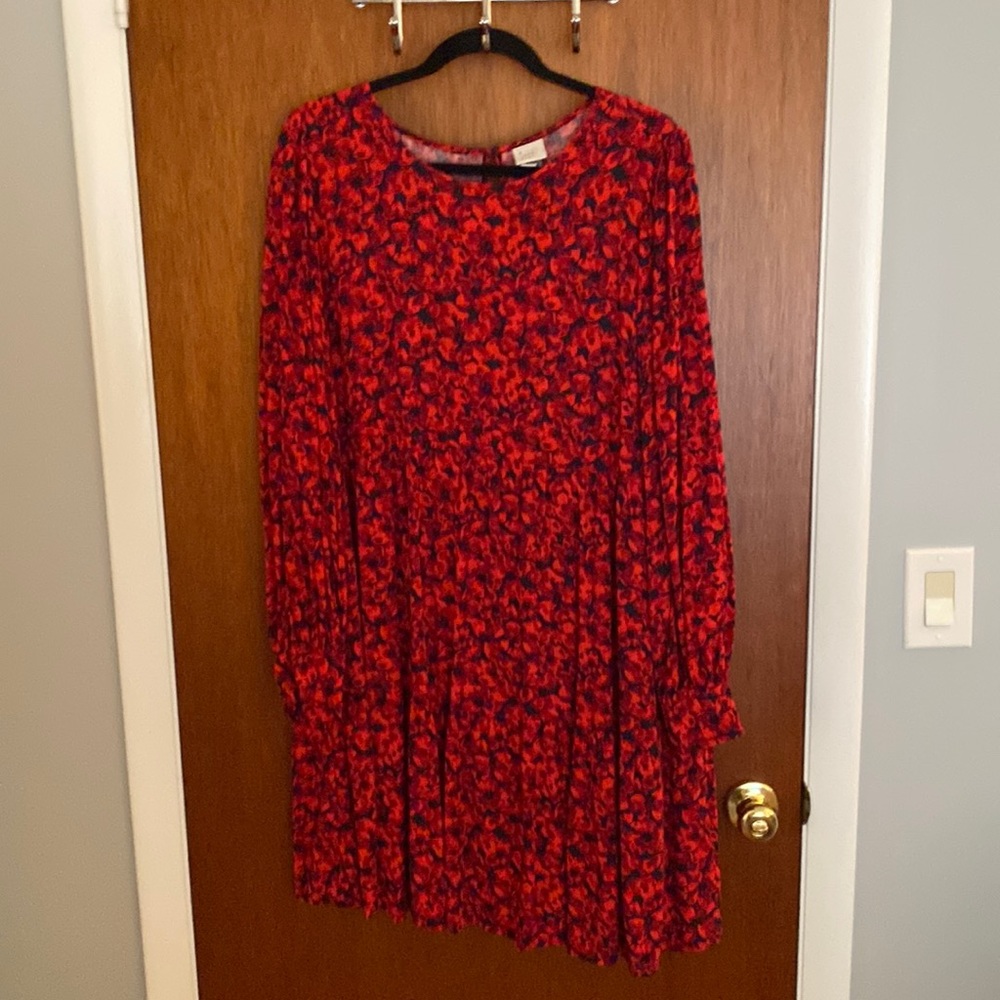 Floral print long sleeve dress. Tiered babydoll dress from Target. New.